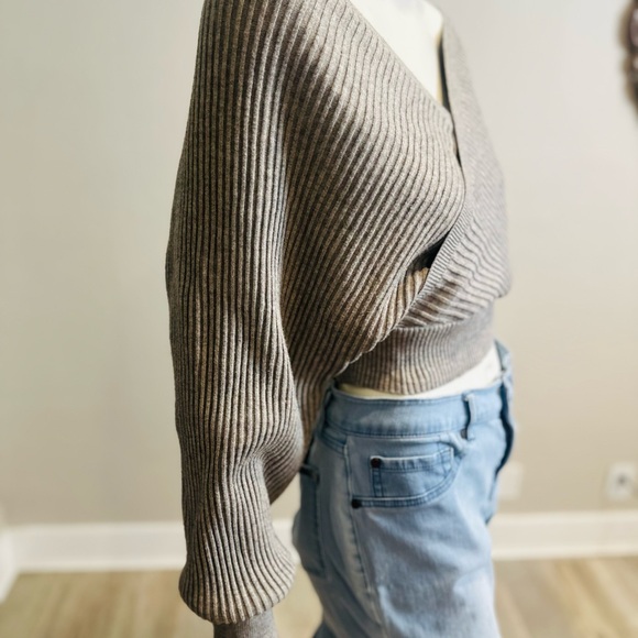 COPY - Knitted Crop Deep V-Neck Long Sleeve Pullover Cross Wrap Loose Pullover … - Picture 3 of 5